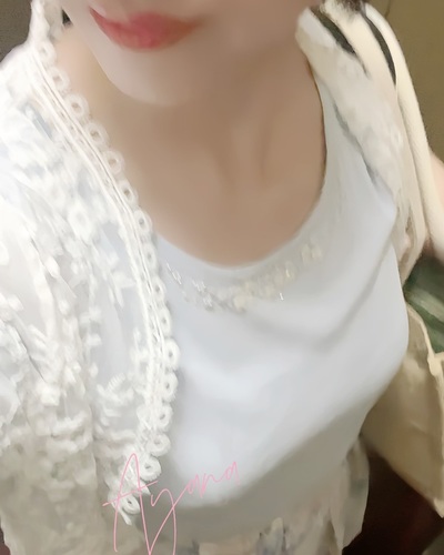 あやな