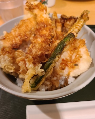 ひとみ
