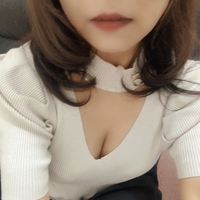 ゆりな