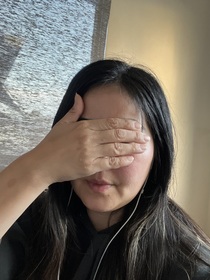 まに