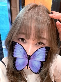 ゆりな